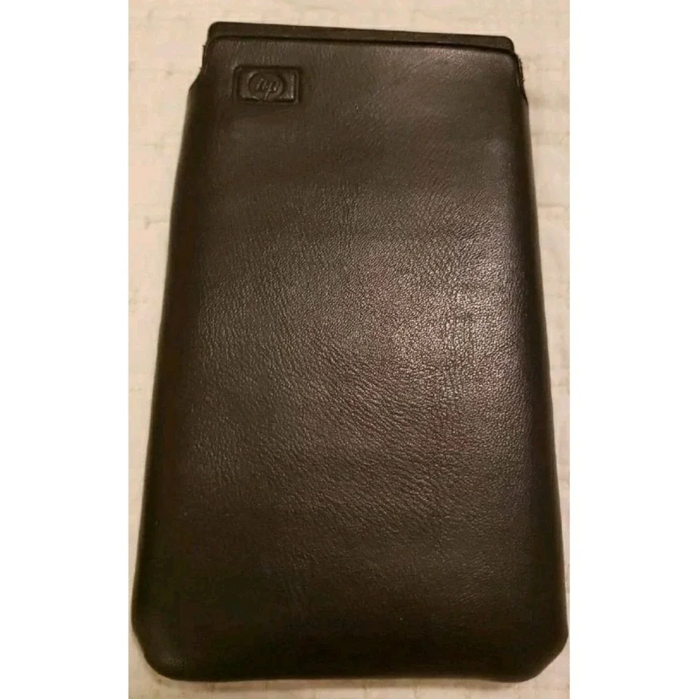HP Hewlett Packard 10B Business Financial Calculator With Case needs batteries
